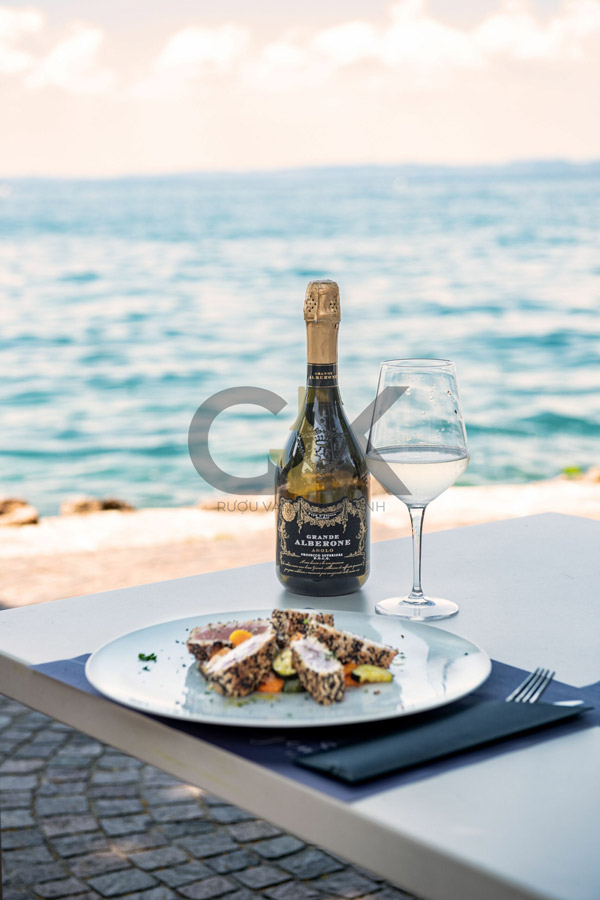 Grande Alberone Asolo Prosecco Superiore DOCG Grande Alberone Asolo Prosecco Superiore rất phù hợp với món hải sản