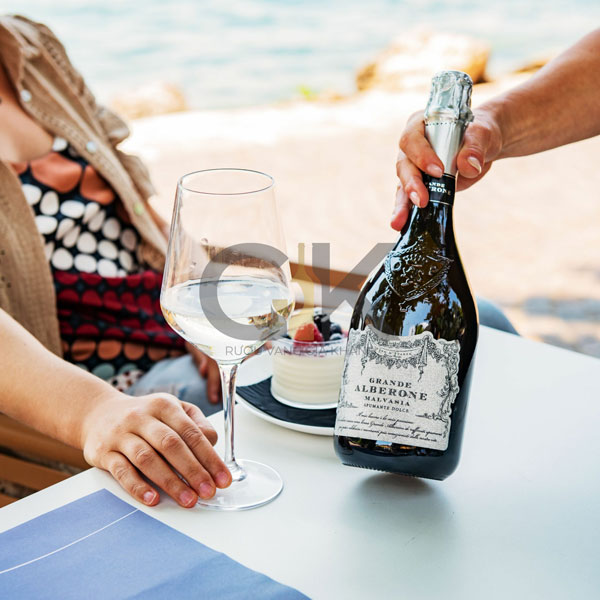 Grande Alberone Malvasia Vino Spumante Dolce Grande Alberone Malvasia tuyệt vời để uống khai vị hoặc pha cocktail