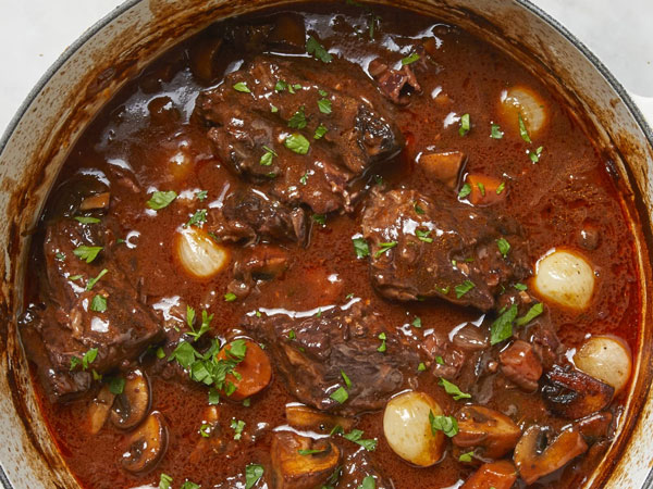 Cách nấu bò hầm rượu vang kiểu Pháp Beef Bourguignon Món bò hầm rượu vang đỏ kiểu Pháp Beef Bourguignon