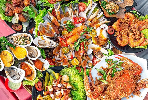 Ăn hải sản uống rượu vang gì? Gewürztraminer đặc biệt ngon với hải sản Việt Nam