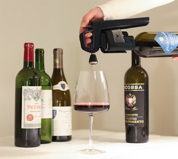 Hướng dẫn bạn 10+ cách bảo quản rượu vang Sử dụng Coravin để rót rượu mà không cần mở nắp chai