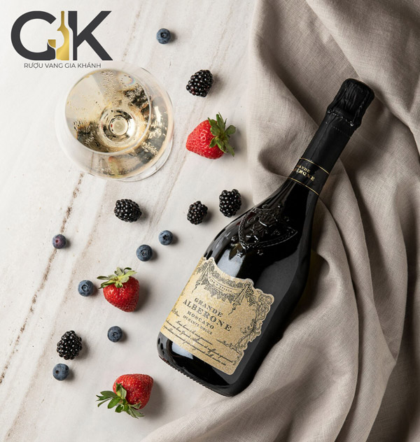 Grande Alberone Moscato - Một chai vang tráng miệng tuyệt hảo