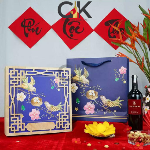 Hộp gỗ đựng quà phú quý kèm túi xách 2 màu xanh đỏ