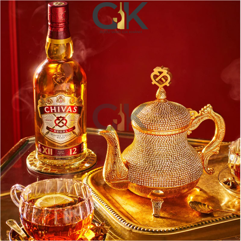 Rượu Chivas Regal 12 năm 700ml Rượu Chivas Regal 12 Years Old cao cấp